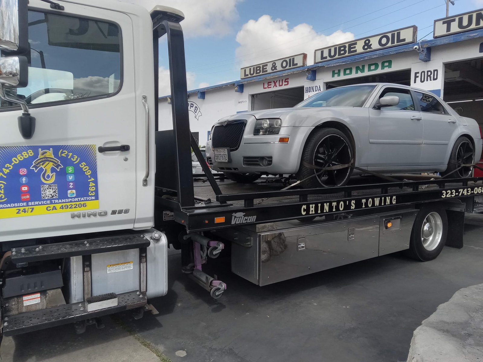 Chinto's Towing truck service